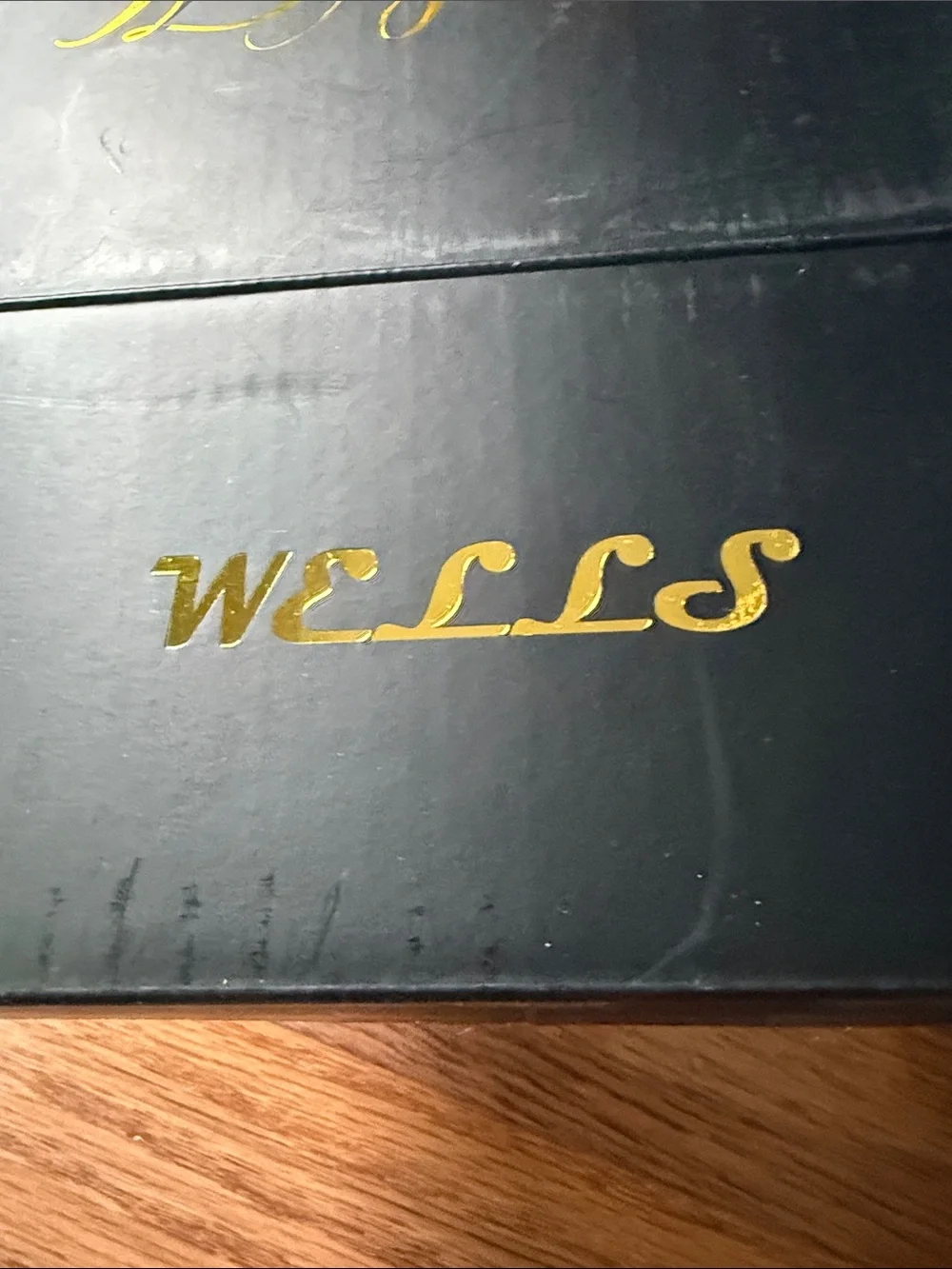Mr. & Mrs. Premium Champagne Glasses - Black and Gold